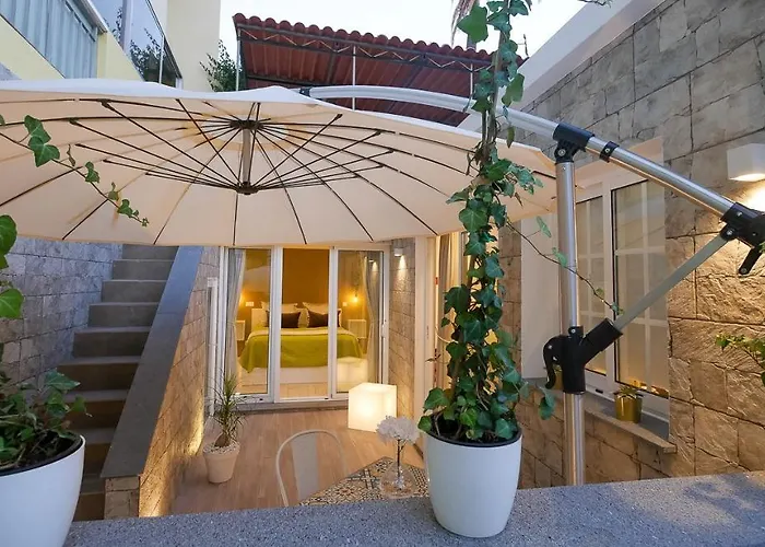 Little Townsuite アパート *