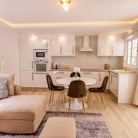 Little Townsuite Apartman